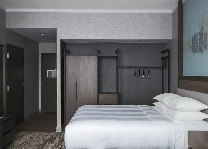 Hotel Courtyard By Marriott At Medical District-uic 3*