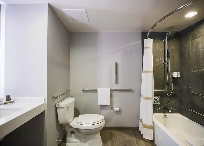Courtyard By Marriott At Medical District-uic 3* Chicago