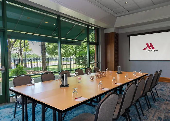 Courtyard By Marriott At Medical District-uic Hotel
