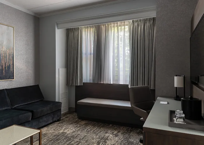 Courtyard By Marriott At Medical District-uic Hotel 3*
