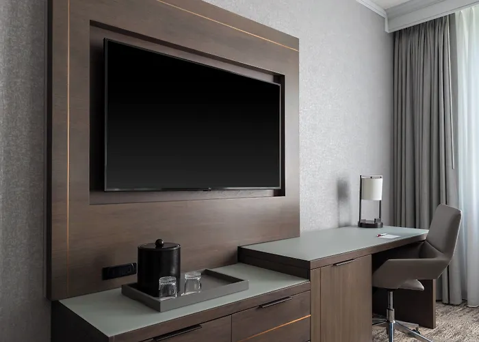 Courtyard By Marriott At Medical District-uic Hotel 3*